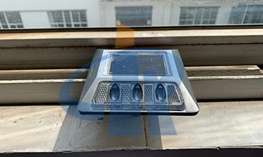 tachas viales solares led